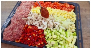 Večeře z jednoho pekáče: Geniální recept pro dny, kdy se vám nechce stát u plotny
