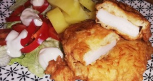 Kuřecí řízek v sýrovém závoji – recept od babičky Kuřecí řízek v sýrovém závoji - recept od babičky