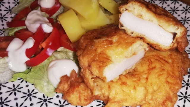 Kuřecí řízek v sýrovém závoji - recept od babičky Kuřecí řízek v sýrovém závoji - recept od babičky