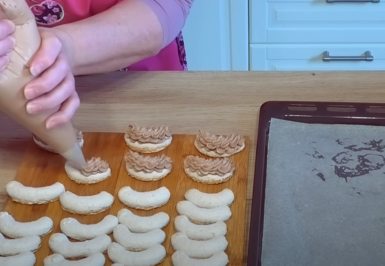 Návod na nejlepší domácí Pařížské rohlíčky: Krok za krokem