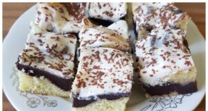 CIK CAK buchta s čokoládovým pudinkem: Efektní dezert se zakysanou smetanou