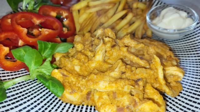 Jednoduchý recept na super rychlou večeři - Marinované kuřecí kousky na kari Jednoduchý recept na super rychlou večeři - Marinované kuřecí kousky na kari