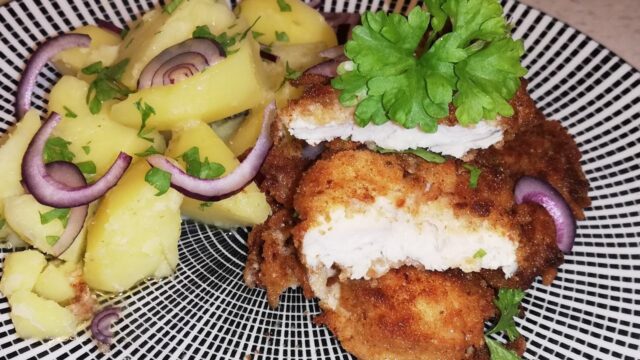 Stačí Vám pár surovin k přípravě těchto dokonalých jogurtových řízečkůStačí Vám pár surovin k přípravě těchto dokonalých jogurtových řízečků