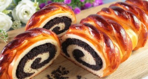 Osvědčený recept: Domácí měkká pletená maková roláda, která překvapí Domácí měkká pletená maková roláda - Ideální k horkému čaji!