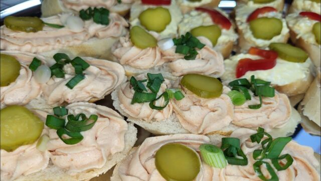 Vynikající šunková pěna na chlebíčky, jednohubky a kanapky Vynikající šunková pěna na chlebíčky, jednohubky a kanapky