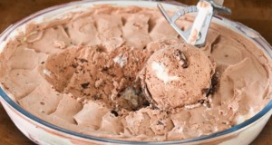 Domácí čokoládovo-smetanová zmrzlina – Pouze 2 ingredience! WAU, letní nálada přichází! Domácí čokoládovo-smetanová zmrzlina - Pouze 2 ingredience! WAU letní nálada přichází!