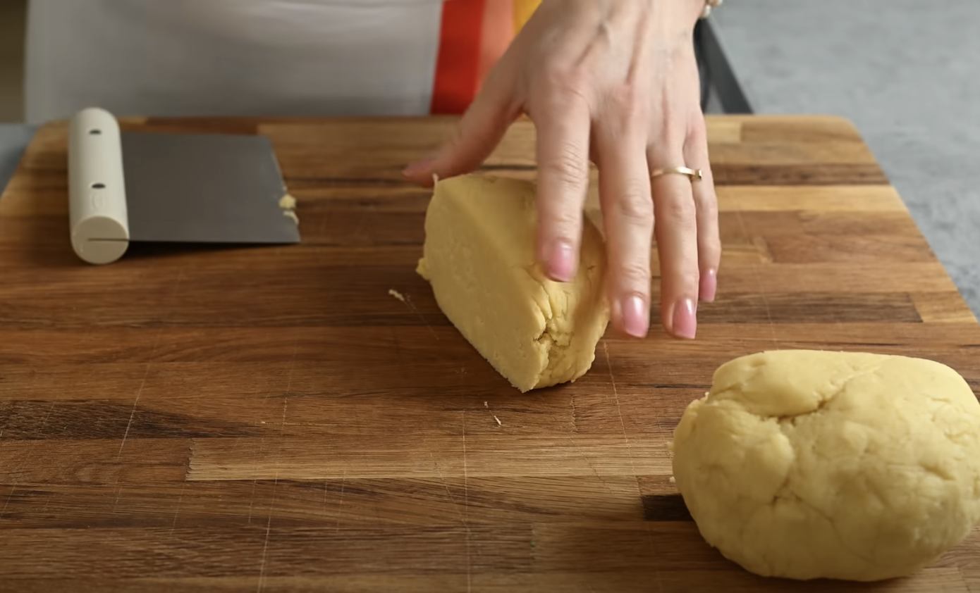 Vynikající recept na nejlahodnější domácí jablečný koláč s tvarohem a mandlemi