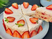 Originální sušenkovo-jahodový dort se smetanovým krémem - Letní sezóna začala!