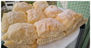 Falešný krémeš z listového těsta: Rychlý recept s pudinkem a smetanou