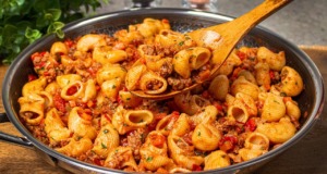 Těstoviny s hovězím mletým masem v rajčatové omáčce à la bolognese – Snadné a rychlé! Těstoviny s hovězím mletým masem v rajčatové omáčce à la bolognese - Snadné a rychlé!