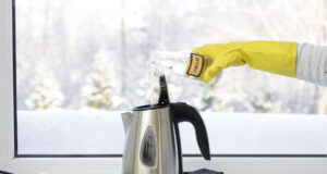 Geniální trik na vyčištění rychlovarné konvice pomocí levných a jednoduchých způsobů