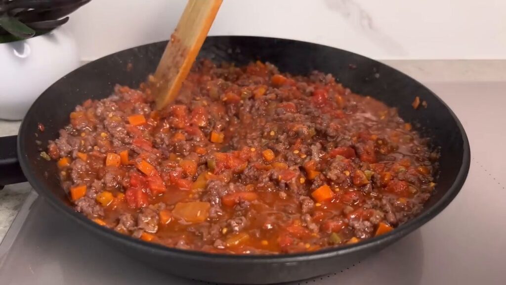 Gurmánské špagety Bolognese v rajčatové omáčce - Lahodná večeře!