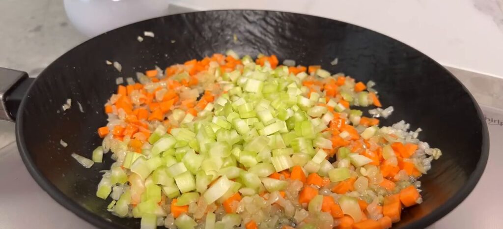 Gurmánské špagety Bolognese v rajčatové omáčce - Lahodná večeře!