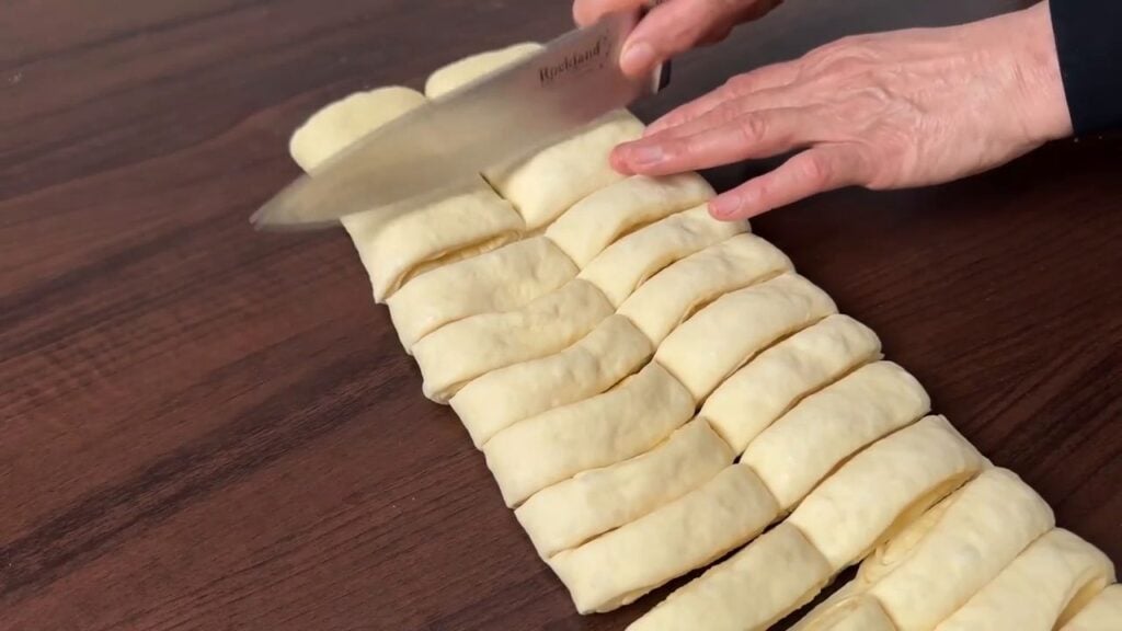 Domácí nadýchané křupavé křehké máslové croissanty - Trochu jinak!