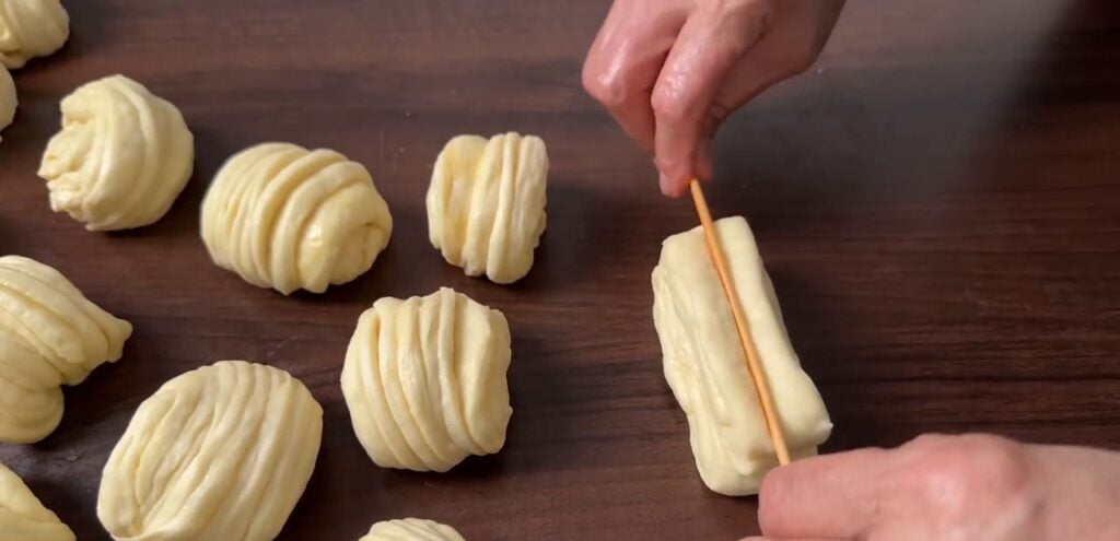 Domácí nadýchané křupavé křehké máslové croissanty - Trochu jinak!