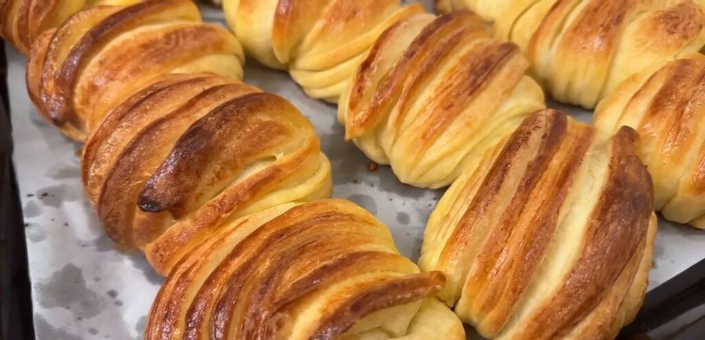 Domácí nadýchané křupavé křehké máslové croissanty - Trochu jinak!