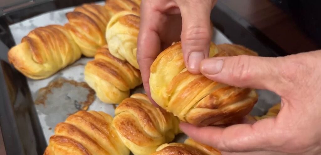 Domácí nadýchané křupavé křehké máslové croissanty - Trochu jinak!