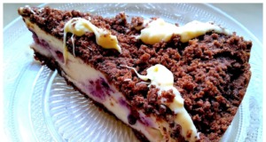 Koláč z čokoládové drobenky a krému z mascarpone