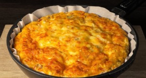 Pečený slaný koláč z jemného těsta se zeleninou, sýrem feta a mozzarellou – Netradiční, ale o to chutnější! Pečený slaný koláč z jemného těsta se zeleninou, sýrem feta a mozzarellou - Netradiční, ale o to chutnější!