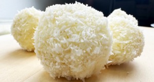 Báječné domácí kokosové Raffaello kuličky s kondenzovaným mlékem a mandlemi – Děti je zbožňují! Báječné domácí kokosové Raffaello kuličky s kondenzovaným mlékem a mandlemi - Děti je zbožňují!