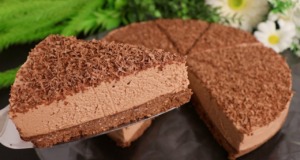 Kakaový dort se sušenkovým základem s čokoládovým tvarohem a mascarpone krémem – Bez pečení! Kakaový dort se sušenkovým základem s čokoládovým tvarohem a mascarpone krémem - Bez pečení!