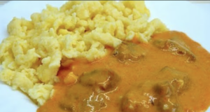 Tradiční paprikáš z vepřového masa – ostřílený recept!