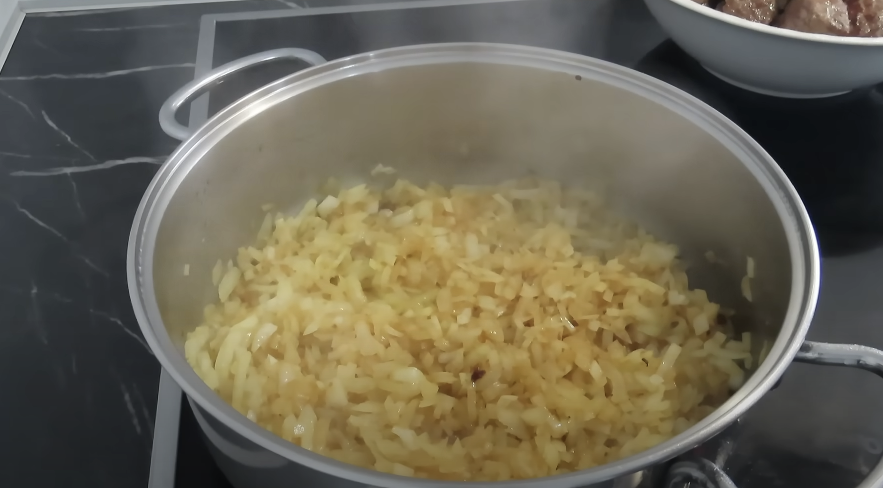 Recept na dokonalý hovězí guláš, který už jinak dělat nebudete