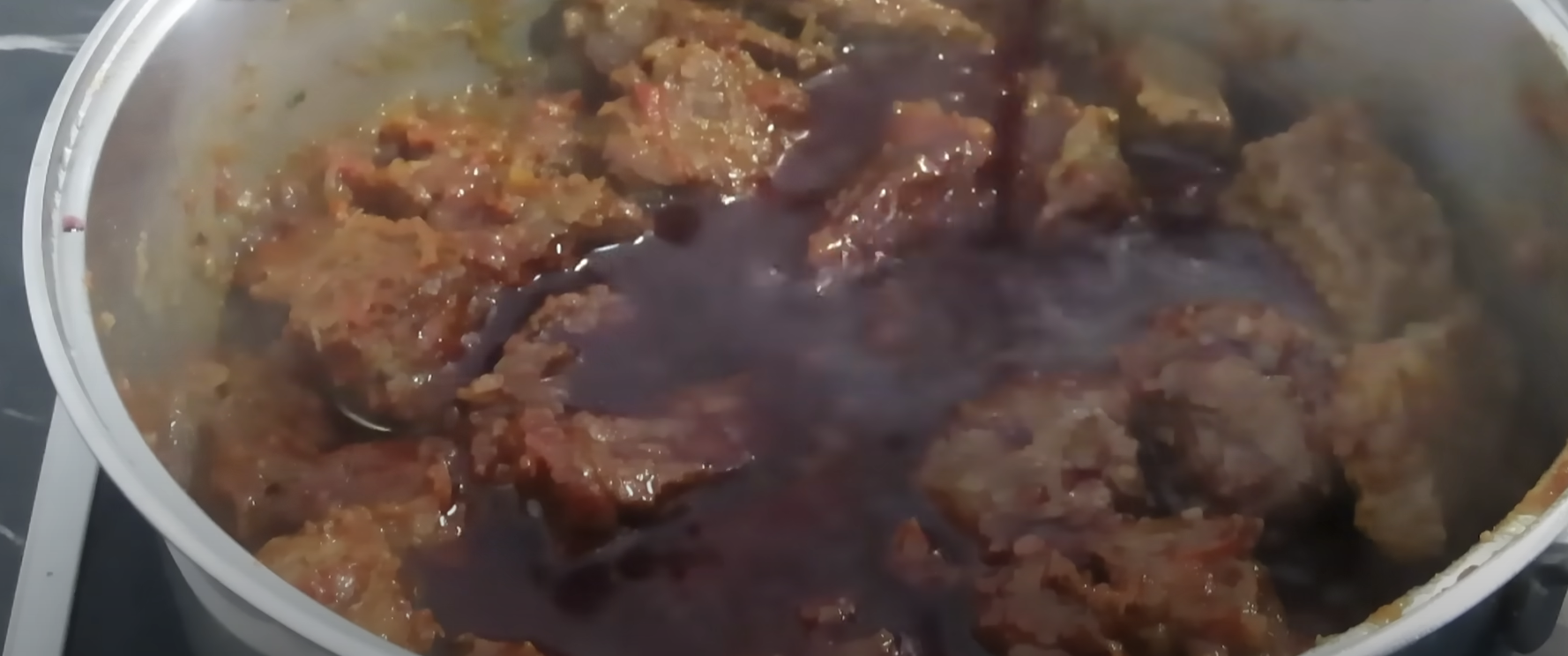 Recept na dokonalý hovězí guláš, který už jinak dělat nebudete