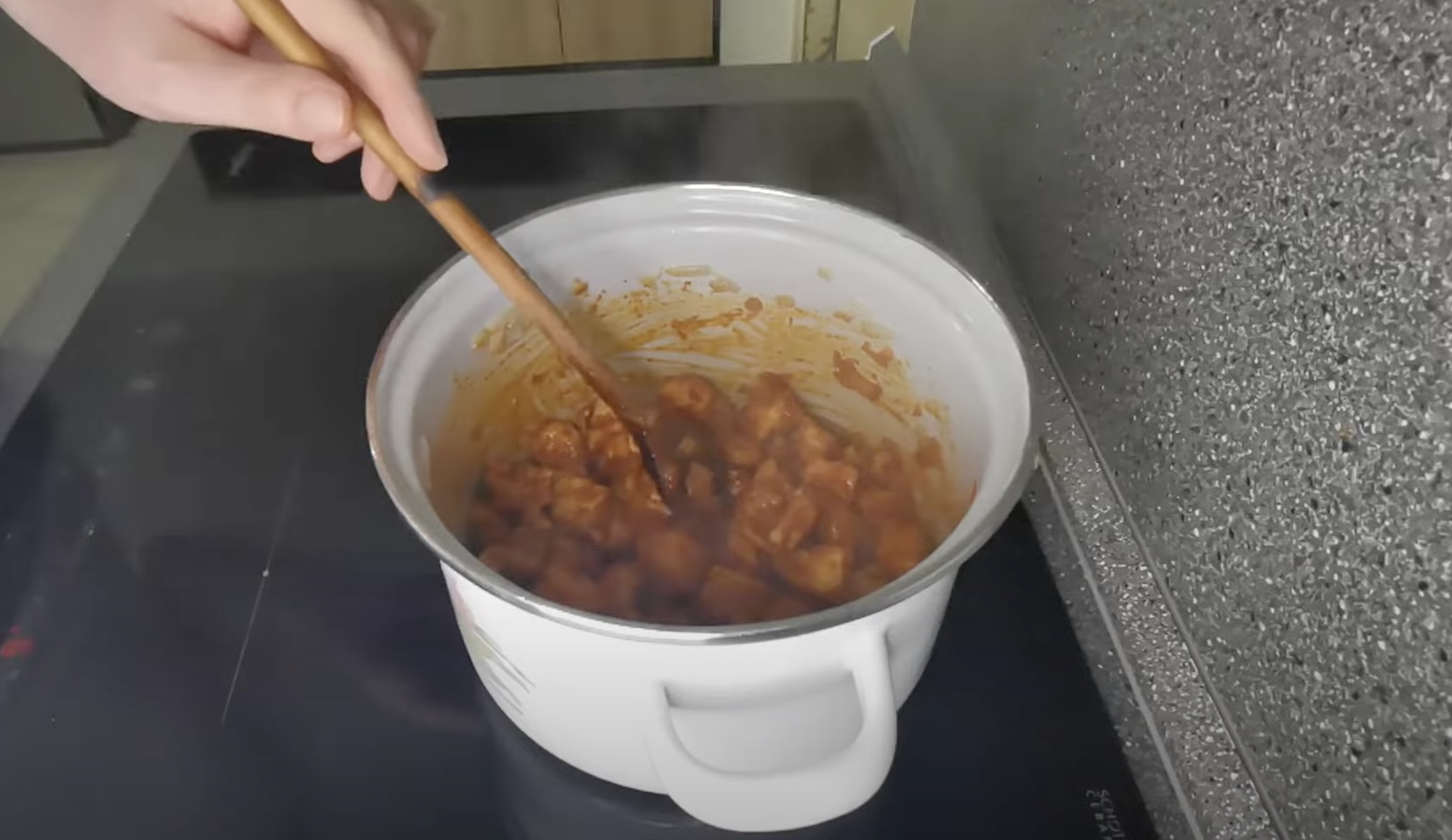 Tradiční paprikáš z vepřového masa - ostřílený recept!