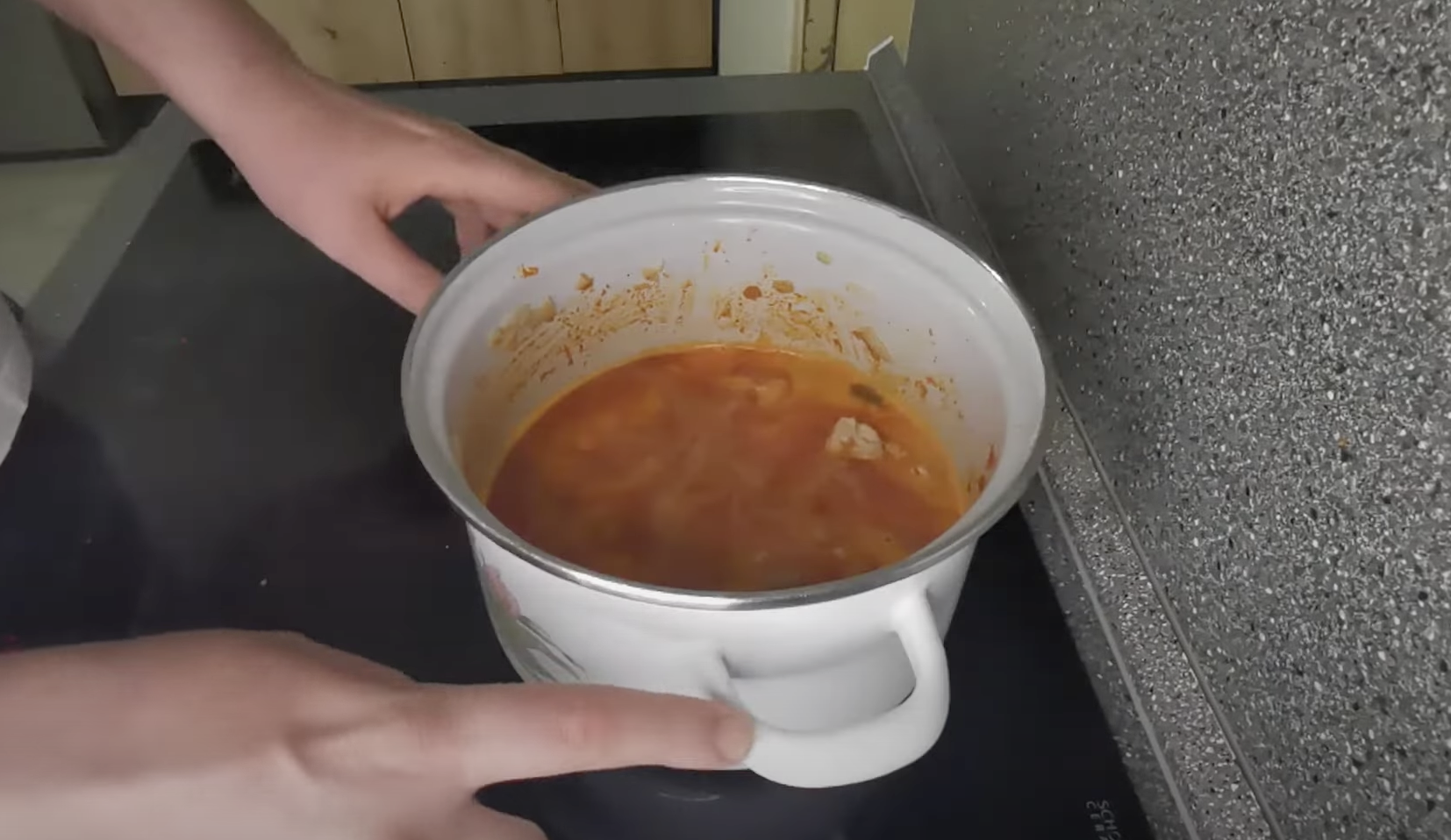 Tradiční paprikáš z vepřového masa - ostřílený recept!