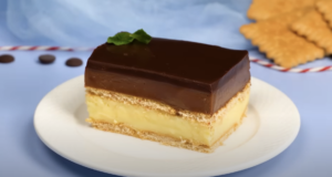 Sušenkový dezert s vanilkovým a nutellovým krémem s čokoládovou polevou – Bez pečení!