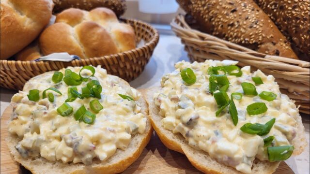 Rychlá a chutná vajíčková pomazánka se slaninou