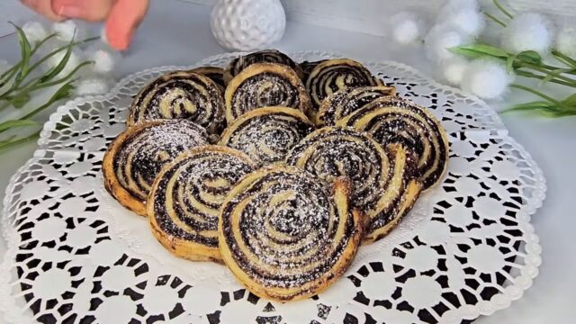 Křupavé kakaové šneky z listového těsta - Kakaová dobrůtka pro všechny! Křupavé kakaové šneky z listového těsta - Kakaová dobrůtka pro všechny!