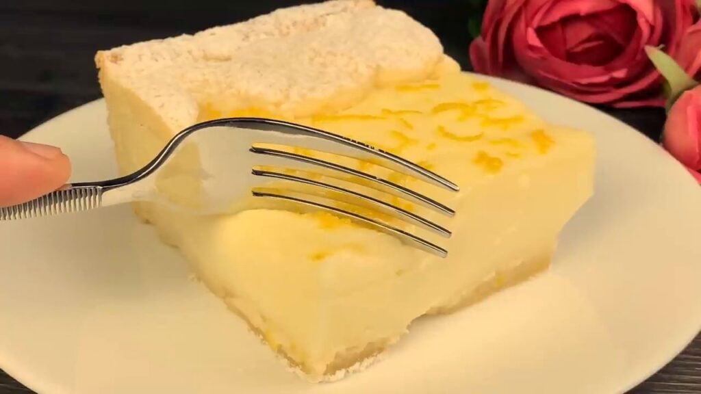 Elegantní citronový koláč s citronovým mascarpone krémem - Ideální k lahodnému kafíčku!