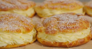 Domácí větrníky s vanilkovým mascarpone krémem Domácí větrníky z vařeného (odpalovaného) těsta s vanilkovým mascarpone krémem - Nebe v ústech!