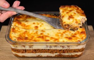 Zapečené domácí Bolognesse lasagne s mletým masem a lahodnou sýrovou směsí