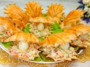 Okouzlující křupavé zlatavé mušle z listového těsta plněné lahodnou krabí náplní s přepeličím vejcem - Delikatesa na vašem stole!