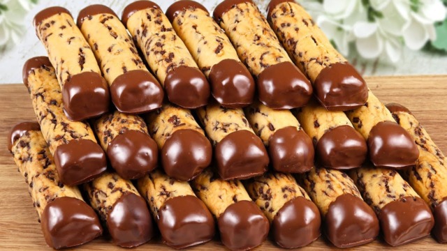Vynikající cookies čokoládové tyčinky - Ideální k lahodnému horkému čaji Vynikající cookies čokoládové tyčinky - Ideální k lahodnému horkému čaji