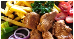 Vynikající recept na pikantní šťavnaté vepřové kostky s hranolky