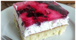Recept na Vitacitové řezy, které jsou oblíbenou pochoutkou díky své lehkosti, svěžesti a jednoduchosti přípravy
