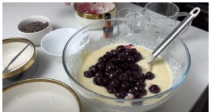 Třešňová bublanina s kokosem a extra nadýchaným těstem