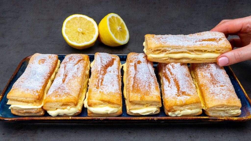 Křehoučké taštičky z listového těsta s citronovým mascarpone krémem - Křupavá pochoutka pro všechny!