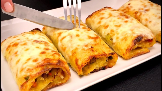 Křupavé rolky s bramborovo-sýrovým základem plněné směsí mletého masa se sýrem mozzarella Křupavé rolky s bramborovo-sýrovým základem plněné směsí mletého masa se sýrem mozzarella