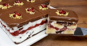 Nepečený ovocný dezert s jahodami, banány a mascarpone s polevou Nepečený ovocný dezert s jahodami, banány a mascarpone s polevou