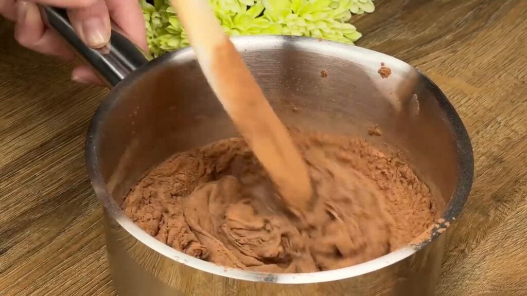 Sladké kakaové kostky z kondenzovaného mléka a másla - Pouze 3 ingredience!