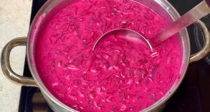 Delikátní polévka z červené řepy s okurkami, vejcem a kefírem Delikátní polévka z červené řepy s okurkami, vejcem, zelenou cibulkou, koprem, kefírem a minerální vodou