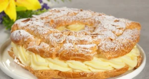 Zlatavý věnečkový dezert z odpalovaného těsta s vanilkovým mascarpone krémem Zlatavý věnečkový dezert z odpalovaného těsta s vanilkovým mascaprone krémem - Jemnost ve vašich ústech!