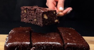 Šťavnatý kakaový koláč s banány: Nejlepší recept na sladkou pochoutku ze 4 ingrediencí! Šťavnatý kakaový koláč s banány: Nejlepší recept na sladkou pochoutku ze 4 ingrediencí!