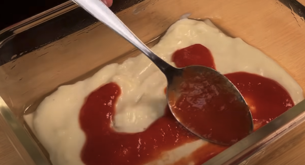 Masové lasagne se zeleninou v rajčatové omáčce s bešamelem a strouhaným sýrem