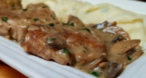 Vyzkoušejte tento recept na vepřové medailonky ve smetanové omáčce s houbami Vyzkoušejte tento recept na vepřové medailonky ve smetanové omáčce s houbami